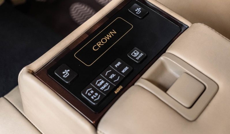 
								Used 2013 Toyota Crown Royal Saloon G full									