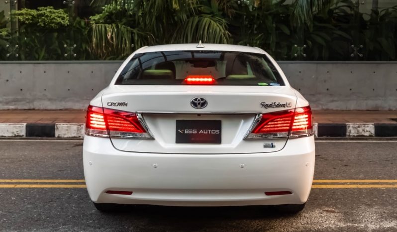 
								Used 2013 Toyota Crown Royal Saloon G full									