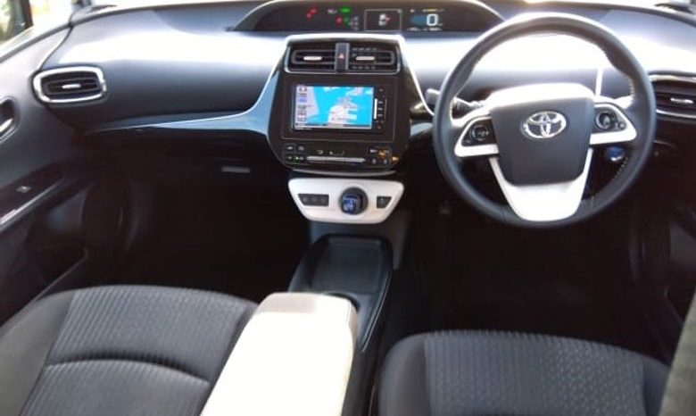 
								Reconditioned 2018 Toyota PRIUS-S LED PKG full									
