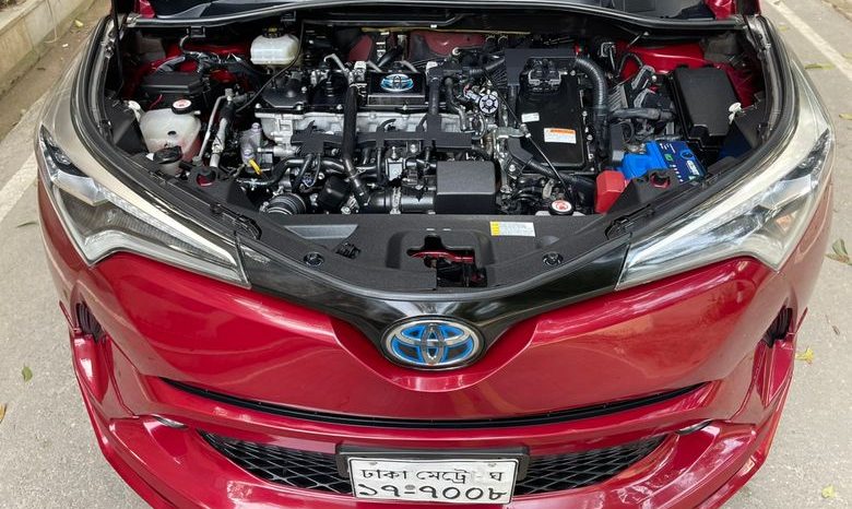 
								Used 2017 Toyota C-HR G-LED full									