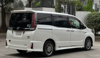 
									Used 2017 Toyota Noah WXB full								