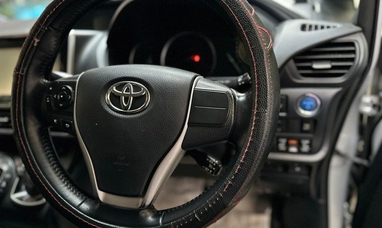 
								Used 2016 Toyota Noah X full									