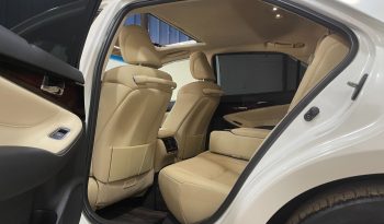 
									Reconditioned 2016 Toyota Crown Royal Saloon full								