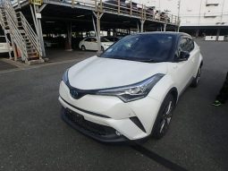 
										Reconditioned 2017 Toyota C-HR G-LED full									
