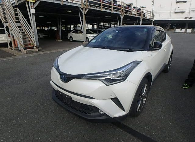 
								Reconditioned 2017 Toyota C-HR G-LED full									