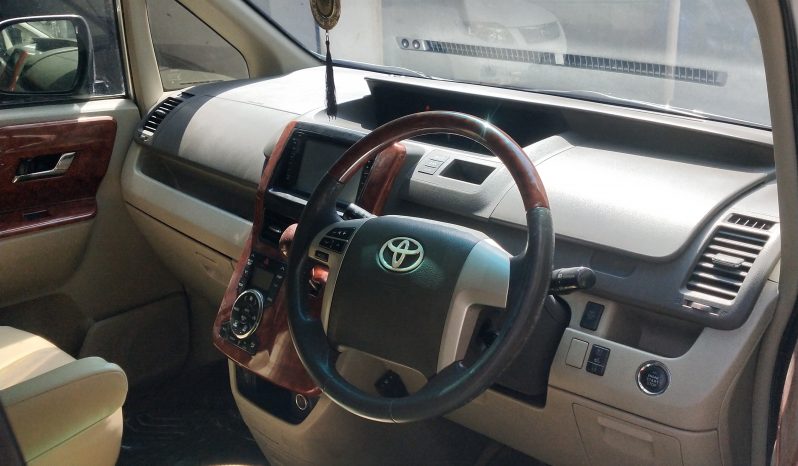 
								Used 2012 Toyota Noah S full									