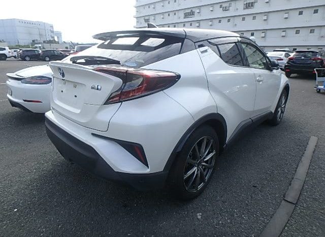 
								Reconditioned 2017 Toyota C-HR G-LED full									