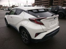 
										Reconditioned 2018 Toyota CHR G-LED Package full									