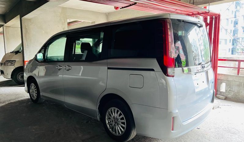 
								Reconditioned 2017 Toyota Noah G full									