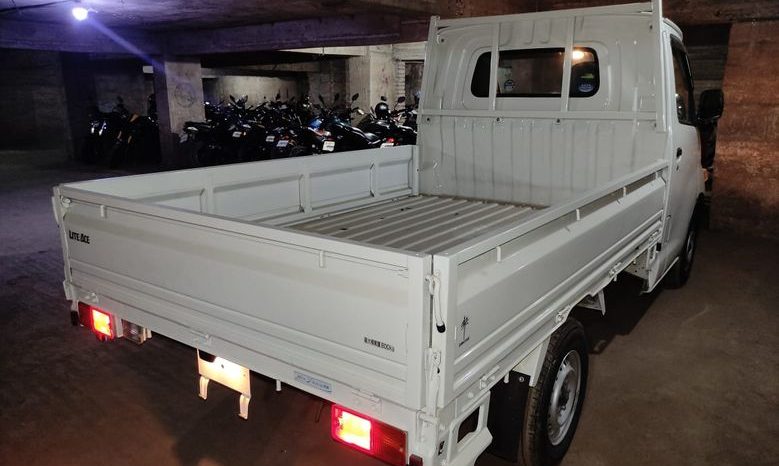 
								Reconditioned 2017 Toyota 1 Ton Pickup full									