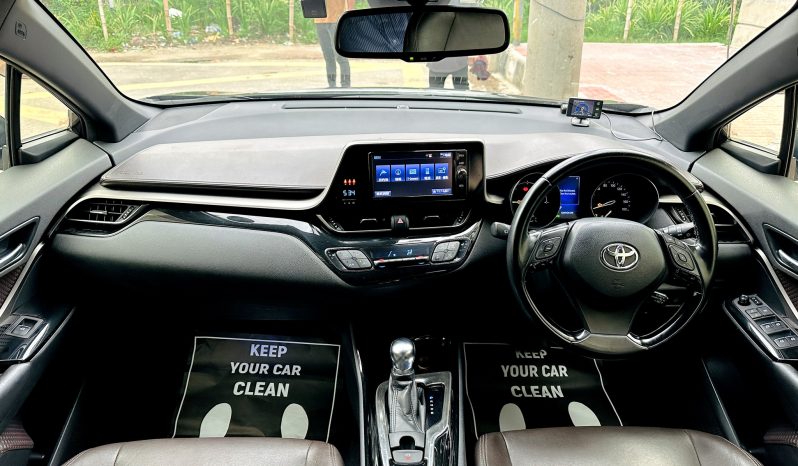 
								Used 2017 Toyota C-HR G-LED full									