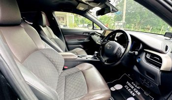 
									Used 2017 Toyota C-HR G-LED full								