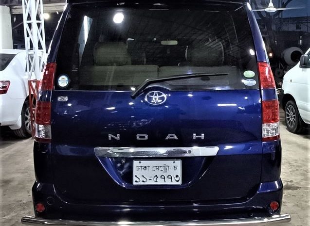 
								Used 2004 Toyota Noah full									