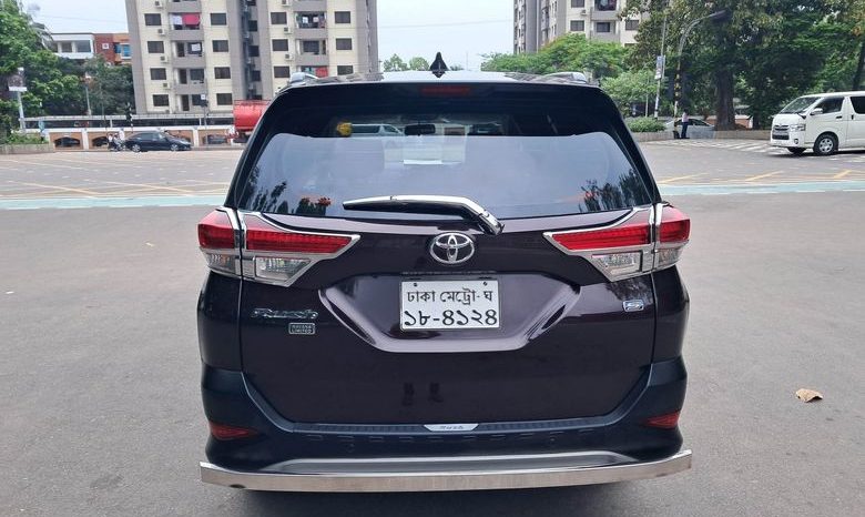 
								Used 2019 Toyota Rush full									