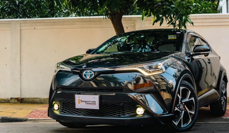 
								Reconditioned 2017 Toyota CHR G-LED Package full									