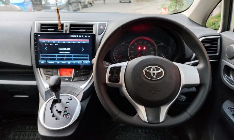 
								Used 2012 Toyota Ractis full									