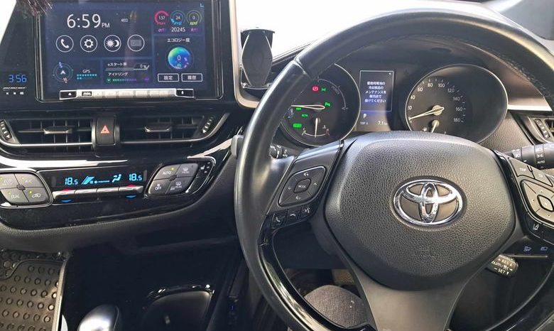 
								Used 2018 Toyota C-HR G-LED full									