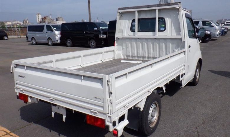 
								Reconditioned 2017 Toyota Pickup full									