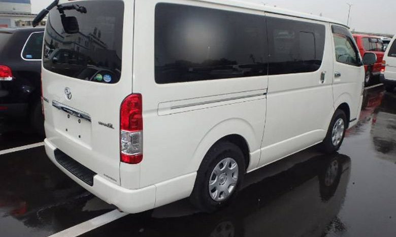 
								Reconditioned 2018 Toyota Hiace full									