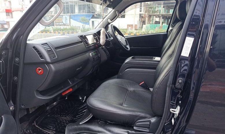 
								Used 2017 Toyota HiAce Super-GL full									