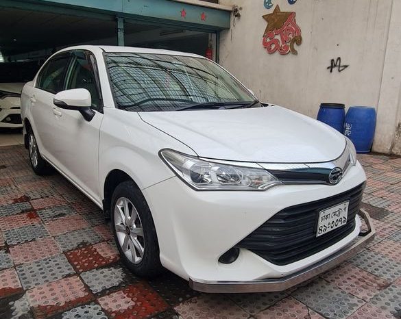 
								Used 2017 Toyota Axio full									