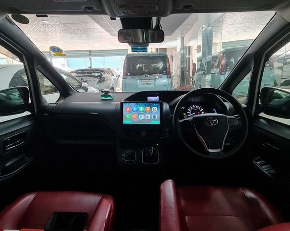 
								Used 2018 Toyota Noah X Smart full									