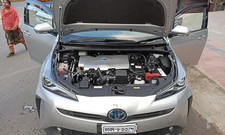 
								Reconditioned 2019 Toyota Prius A full									