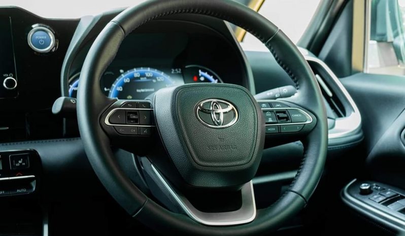 
								Reconditioned 2022 Toyota Voxy full									