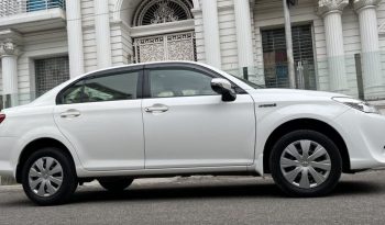 
									Used 2016 Toyota Axio Hybrid X full								