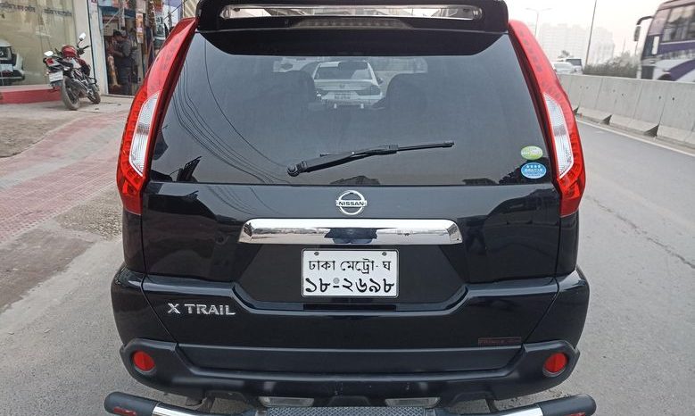 
								Used 2013 Nissan X-Trail full									