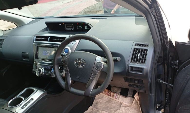 
								Used 2016 Toyota Prius Alpha full									