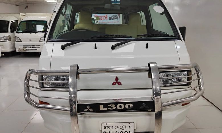 
								Used 2011 Mitsubishi l300 full									