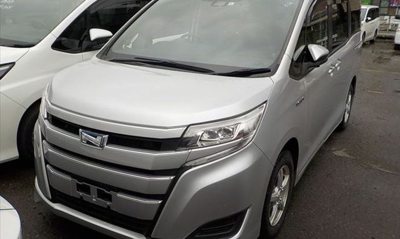
								Reconditioned 2018 Toyota Noah full									