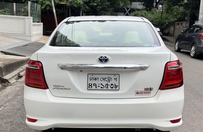 
								Used 2016 Toyota Axio Hybrid X full									