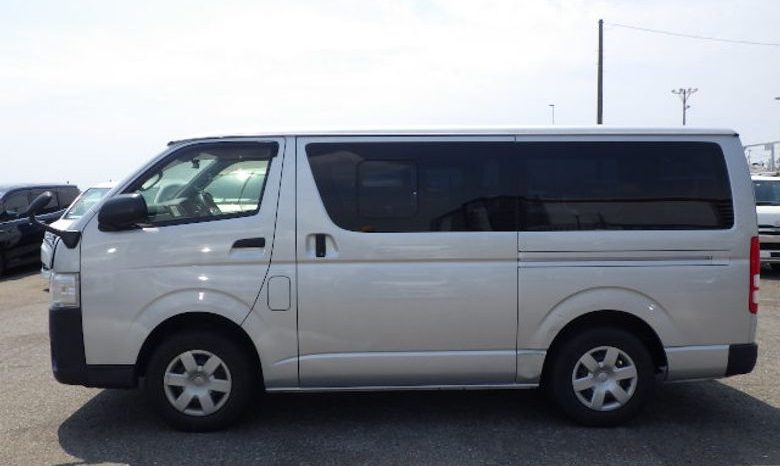 
								Reconditioned 2018 Toyota Hiace DX GL full									
