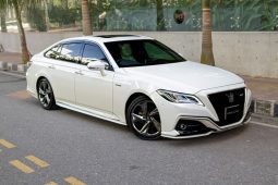
										Reconditioned 2018 Toyota Crown RS full									