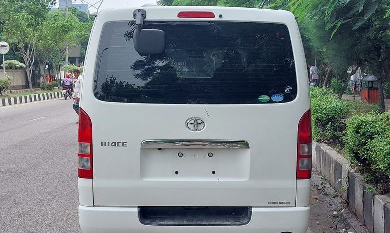 
								Reconditioned 2018 Toyota HiAce Super-GL full									
