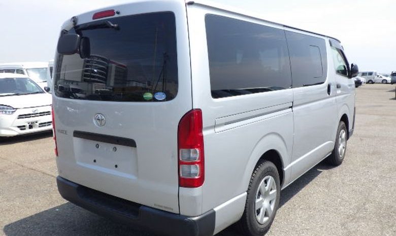 
								Reconditioned 2018 Toyota Hiace DX GL full									