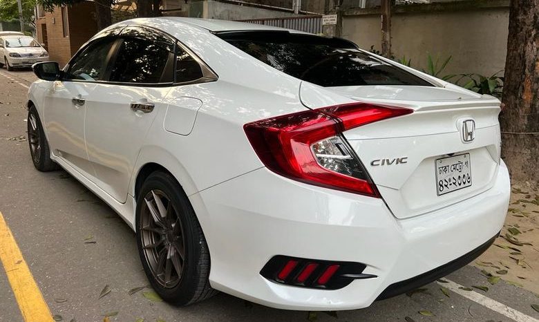 
								Used 2018 Honda Civic Turbo EX full									