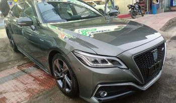 
									Reconditioned 2018 Toyota Crown RS full								