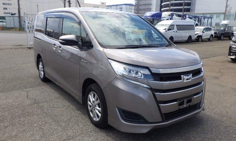 
								Reconditioned 2018 Toyota Noah X full									