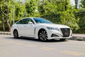 Reconditioned 2018 Toyota Crown G