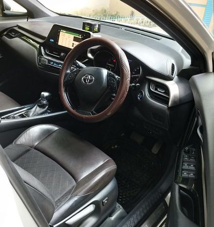 
								Used 2017 Toyota CHR G pkg full									