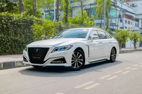 Reconditioned 2018 Toyota Crown G