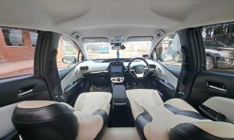 
								Used 2016 Toyota Prius S full									