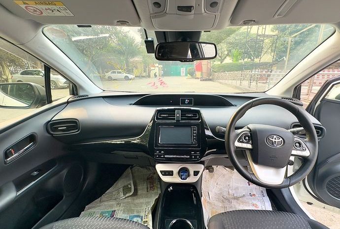 
								Reconditioned 2018 Toyota Prius S full									
