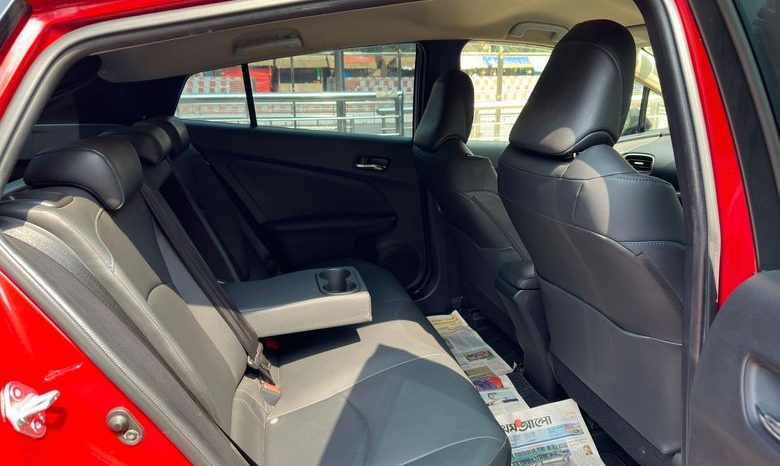 
								Reconditioned 2019 Toyota Prius S full									