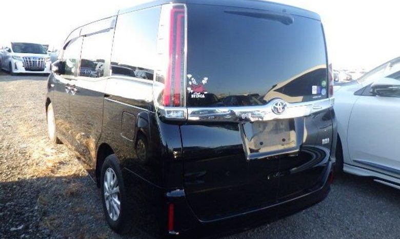 
								Reconditioned 2018 Toyota Noah G full									