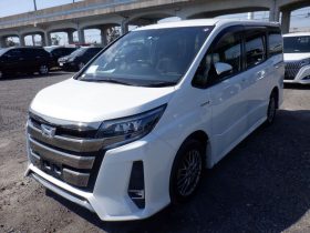 Reconditioned 2018 Toyota Noah SI